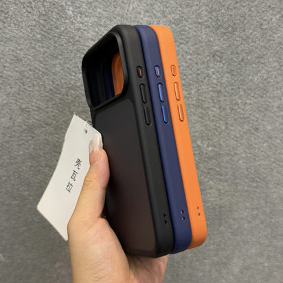 Orangelux™ – Matt Transparent Skal med Metallknappar för iPhone 17 Air / 17 Pro / 17 Pro Max